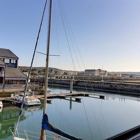 Sublime Apartment Facing The Port & Planches 도빌 외부 사진